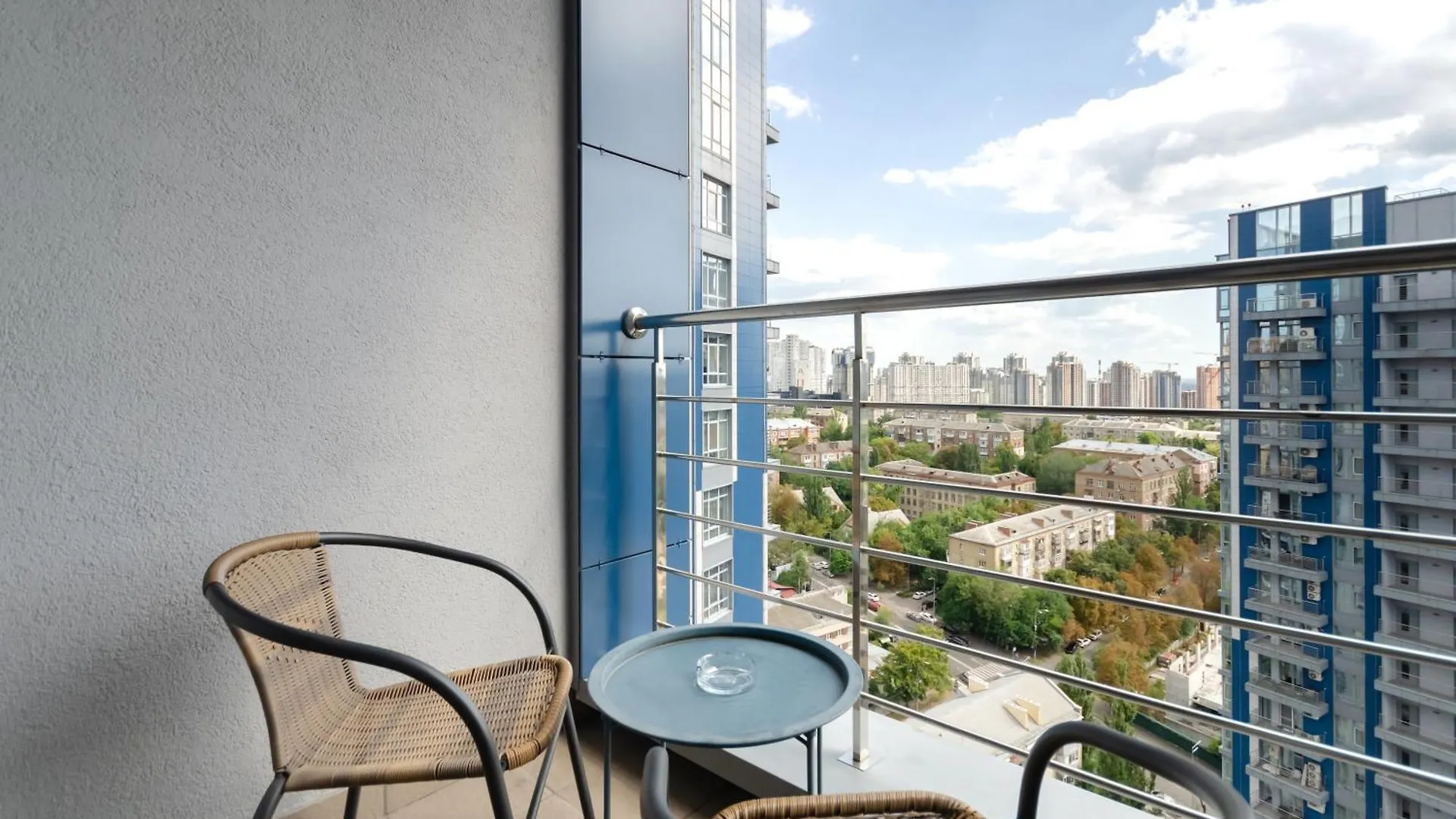 Petrovdom Apartments 19-267 In Rc Central Park, 7 John Mccain Street Kijów