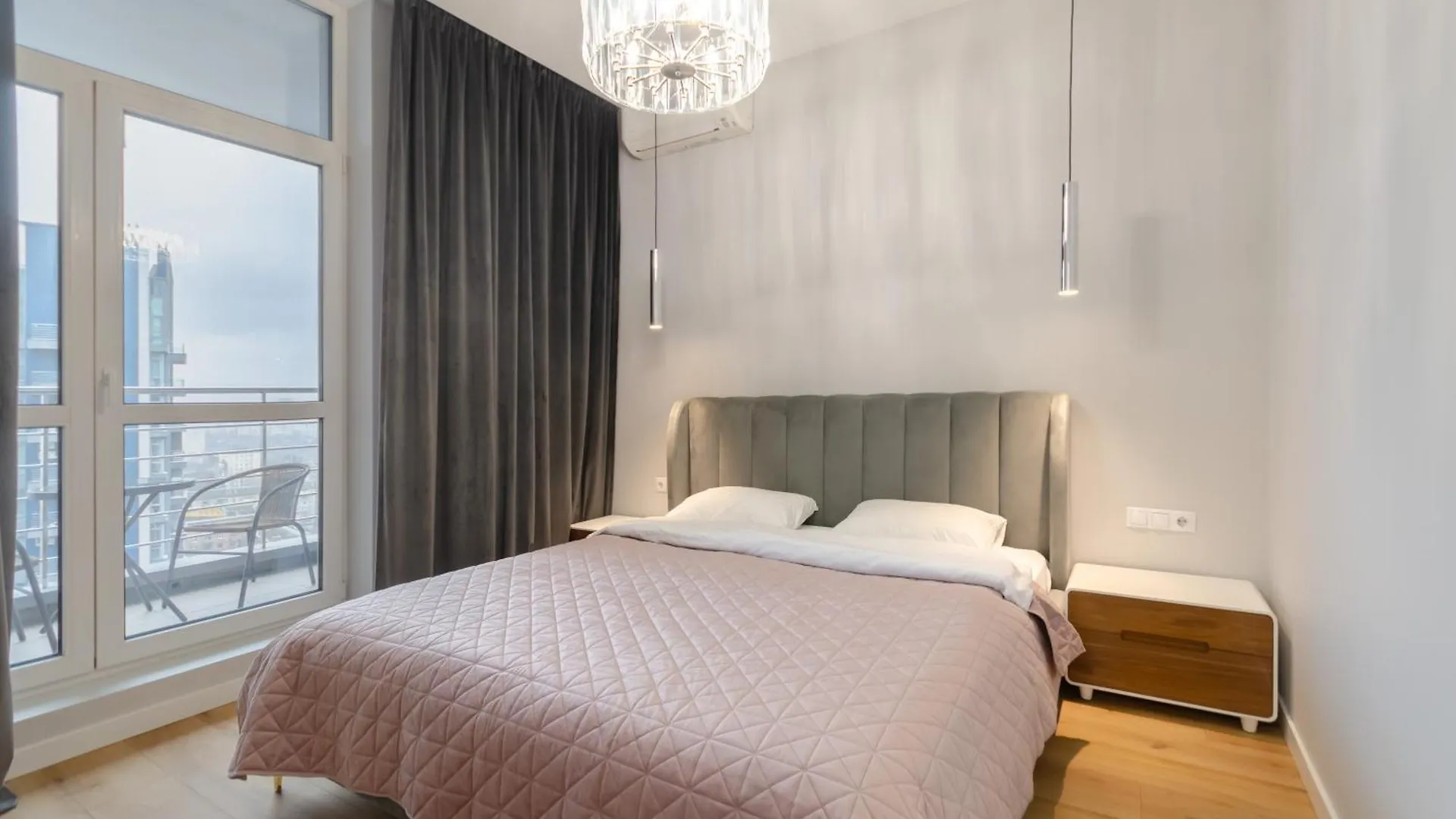 Petrovdom Apartments 19-267 In Rc Central Park, 7 John Mccain Street Kijów Ukraina
