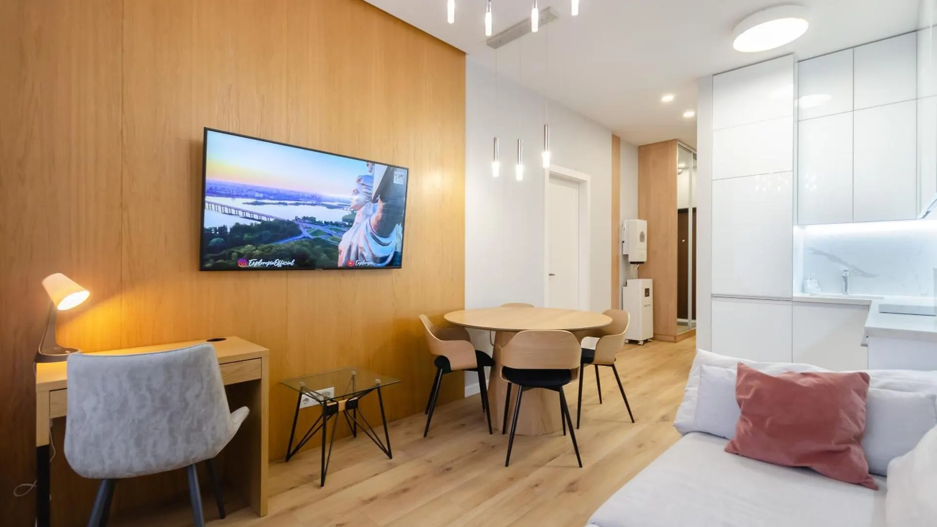 Petrovdom Apartments 19-267 In Rc Central Park, 7 John Mccain Street Kijev
