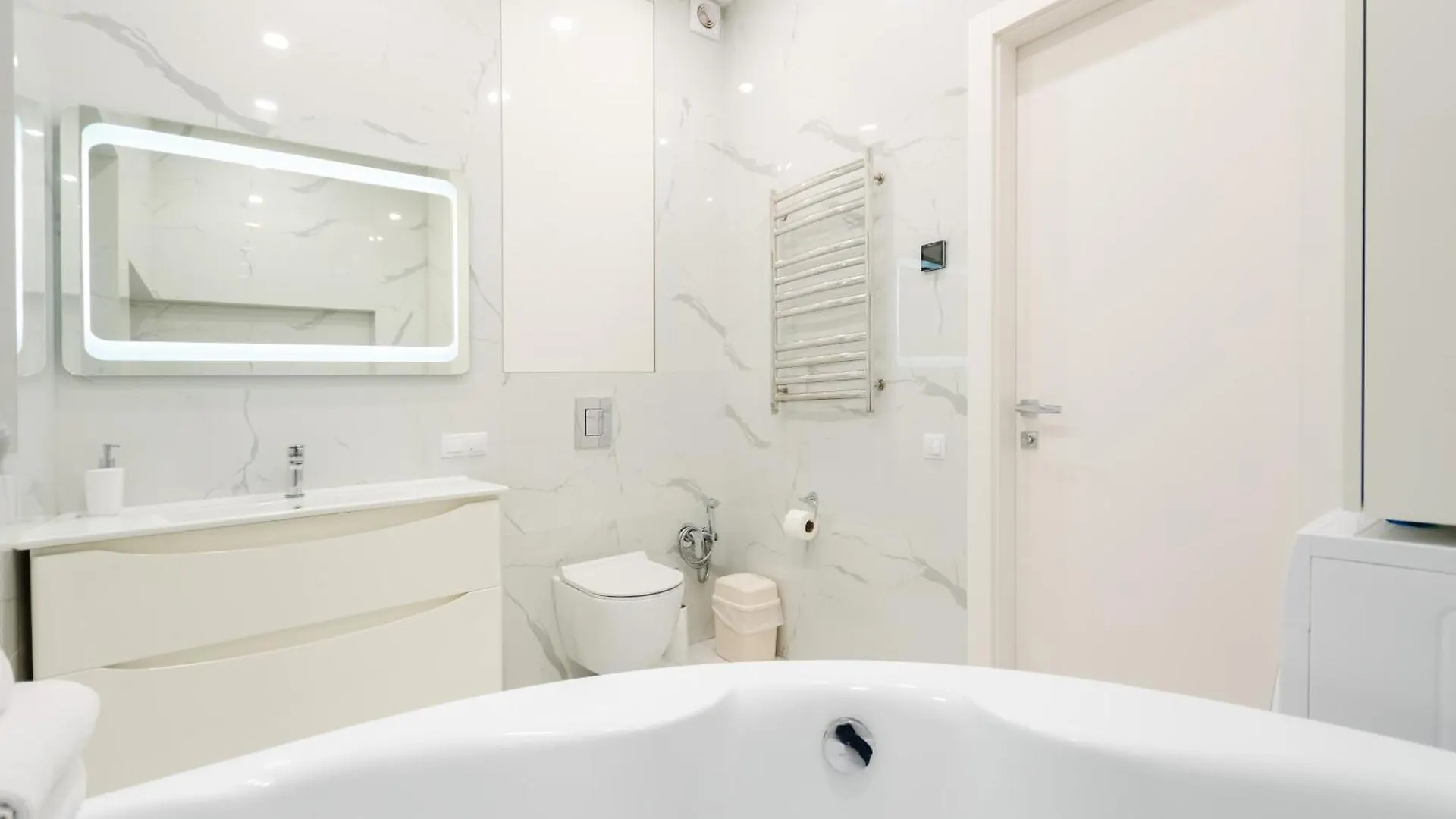Petrovdom Apartments 19-267 In Rc Central Park, 7 John Mccain Street Kijev Ukrajna