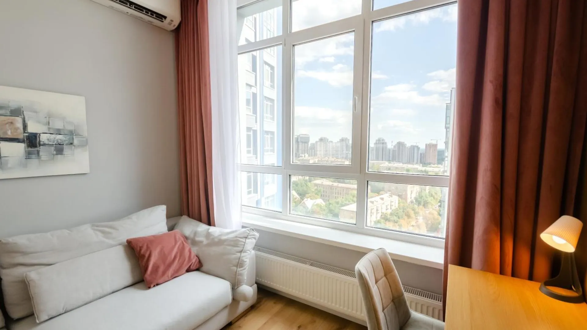 Petrovdom Apartments 19-267 In Rc Central Park, 7 John Mccain Street Kijev 0*,