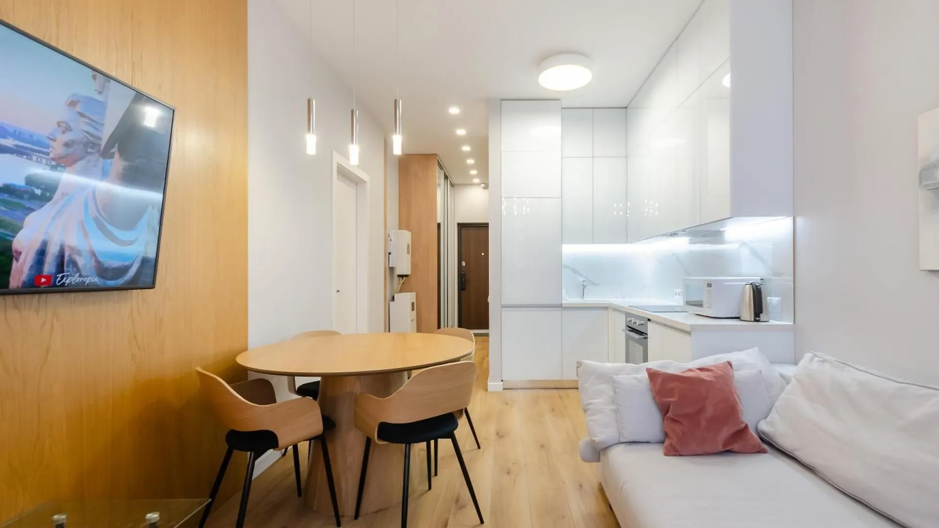Petrovdom Apartments 19-267 In Rc Central Park, 7 John Mccain Street Kijev